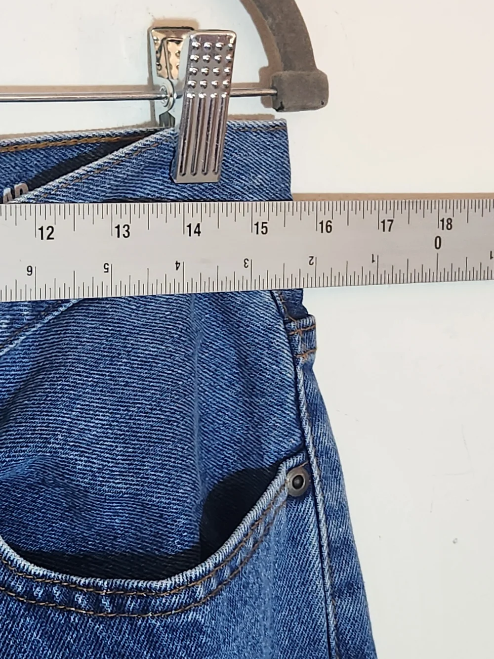 George Mens Medium Wash Straight Leg Jeans Size 32 x 34 NWOT